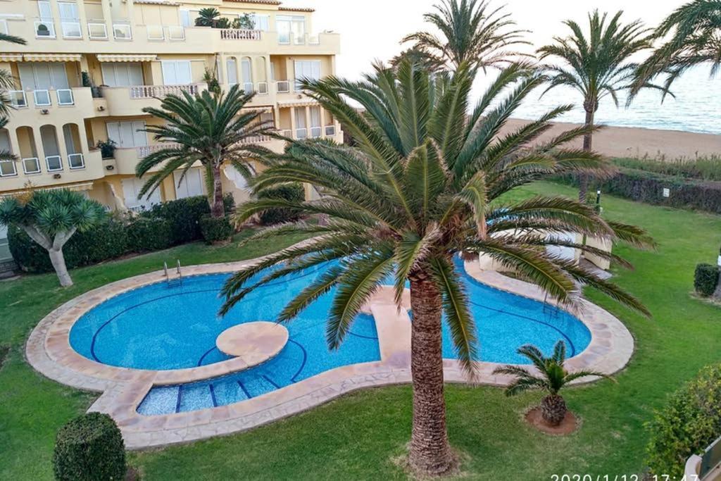 Estupendo Apartamento En Primera Linea De Playa Y Con Vistas Al Mar Dénia Buitenkant foto