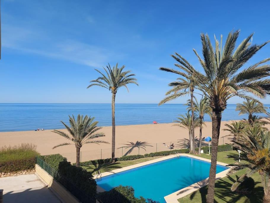 Estupendo Apartamento En Primera Linea De Playa Y Con Vistas Al Mar Dénia Buitenkant foto