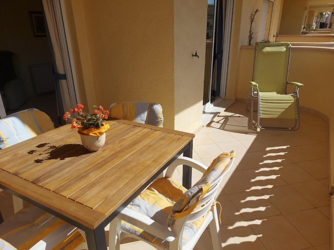 Estupendo Apartamento En Primera Linea De Playa Y Con Vistas Al Mar Dénia Buitenkant foto